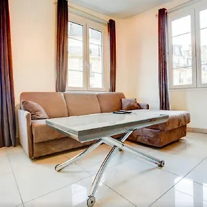 Notre Dame Bright Apartment Paris